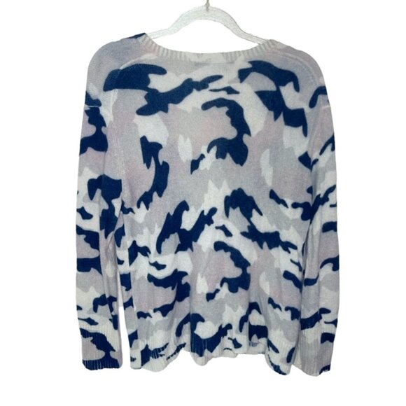 360 Cashmere | Theo Deep V Cashmere Sweater in Blue Chalk Camo Print - Picture 3 of 8